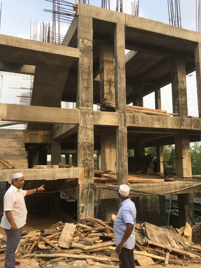 Building a masjid, 2019. Photo 2 of 5.