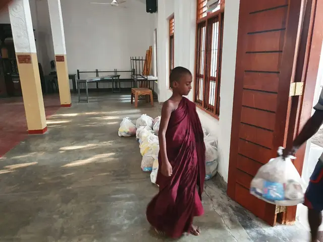 COVID-19 food relief, 2020. Photo 9 of 105.