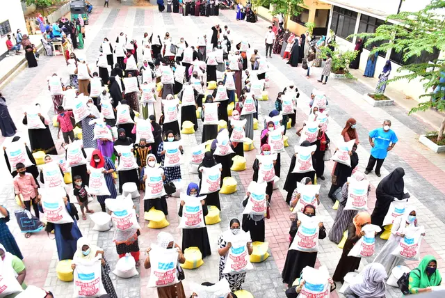 School books distribution, 2021. Photo 9 of 11.