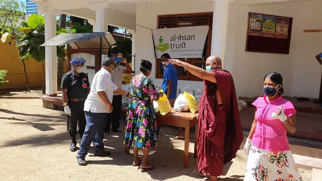 COVID-19 food relief, 2020. Photo 10 of 105.