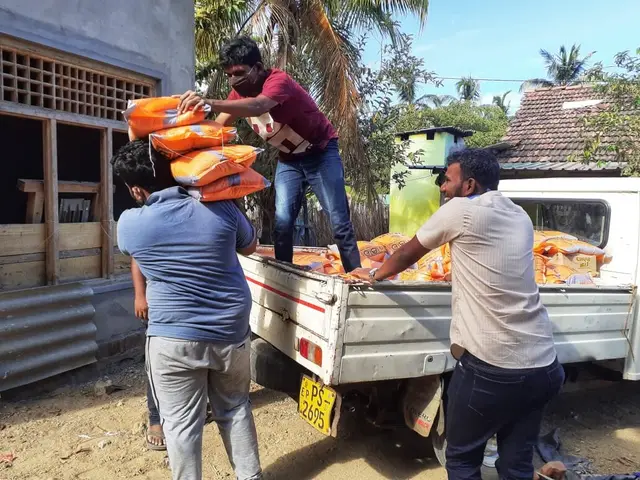 COVID-19 food relief, 2020. Photo 13 of 105.
