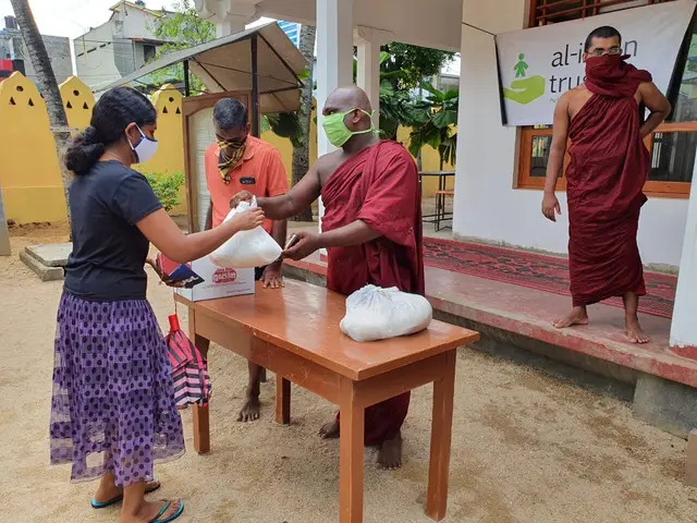 COVID-19 food relief, 2020. Photo 14 of 105.