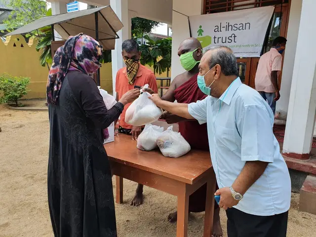 COVID-19 food relief, 2020. Photo 17 of 105.