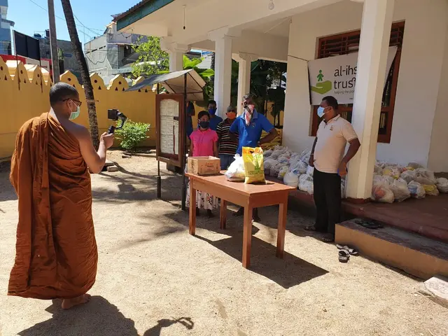 COVID-19 food relief, 2020. Photo 18 of 105.