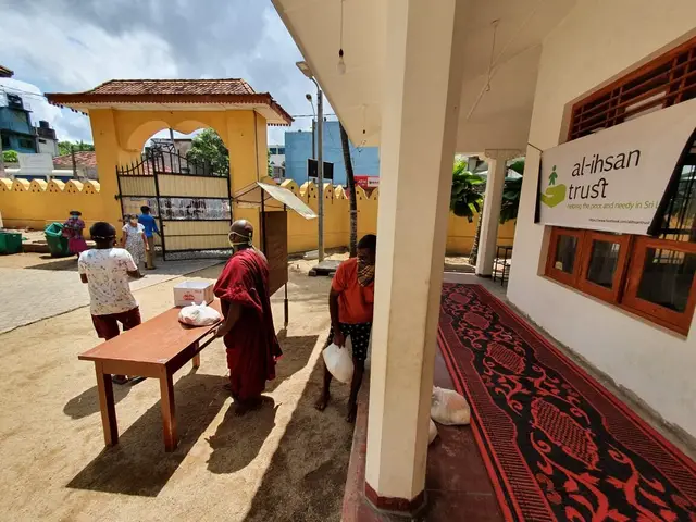 COVID-19 food relief, 2020. Photo 19 of 105.