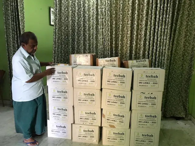 COVID-19 food relief, 2020. Photo 21 of 105.