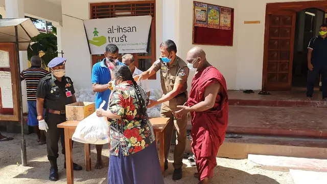 COVID-19 food relief, 2020. Photo 24 of 105.