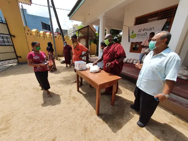 COVID-19 food relief, 2020. Photo 36 of 105.