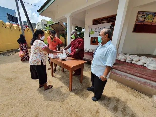 COVID-19 food relief, 2020. Photo 42 of 105.