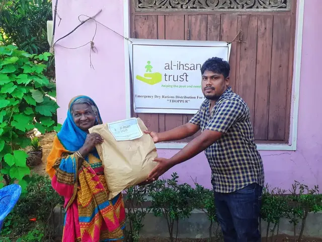 COVID-19 food relief, 2020. Photo 46 of 105.