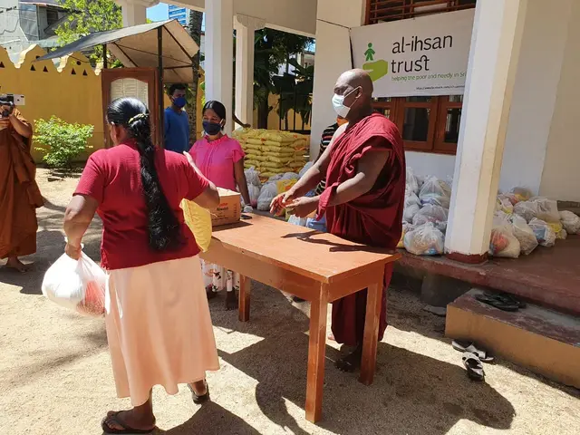 COVID-19 food relief, 2020. Photo 47 of 105.
