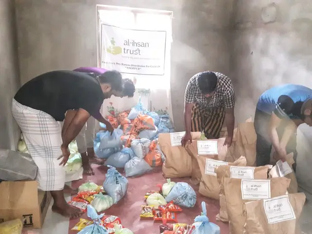 COVID-19 food relief, 2020. Photo 57 of 105.