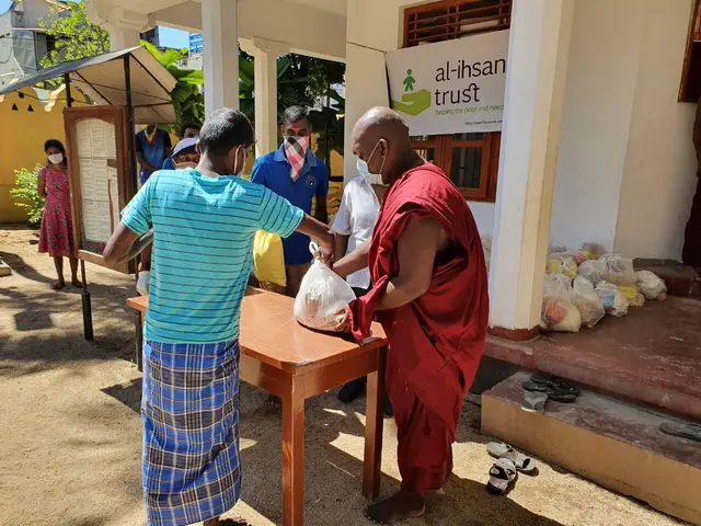 COVID-19 food relief, 2020. Photo 62 of 105.