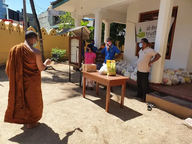 COVID-19 food relief, 2020. Photo 63 of 105.