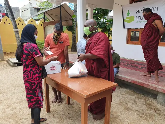 COVID-19 food relief, 2020. Photo 64 of 105.