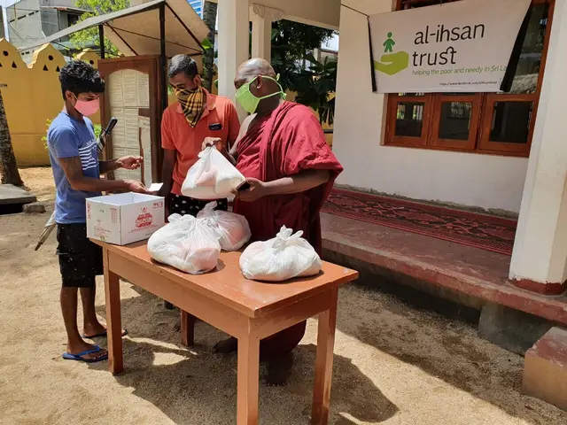 COVID-19 food relief, 2020. Photo 66 of 105.