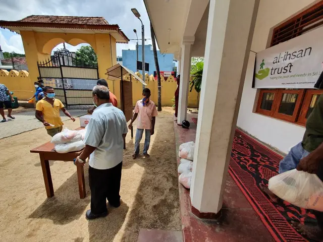 COVID-19 food relief, 2020. Photo 68 of 105.