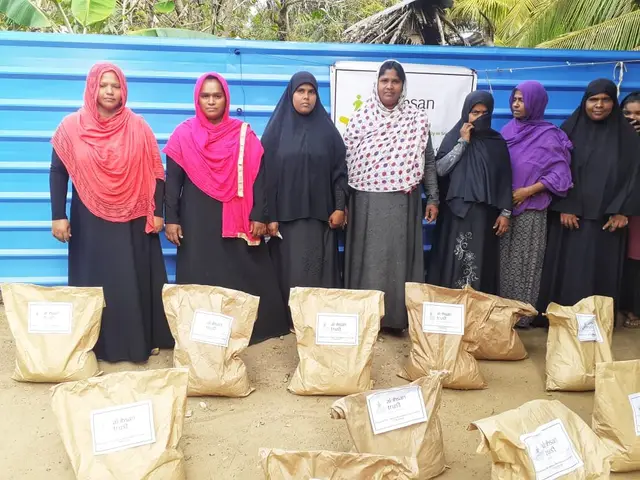 COVID-19 food relief, 2020. Photo 77 of 105.