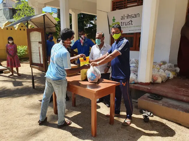 COVID-19 food relief, 2020. Photo 82 of 105.