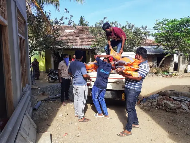 COVID-19 food relief, 2020. Photo 94 of 105.