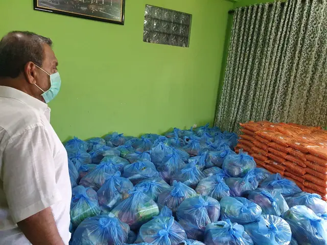 COVID-19 food relief, 2020. Photo 105 of 105.